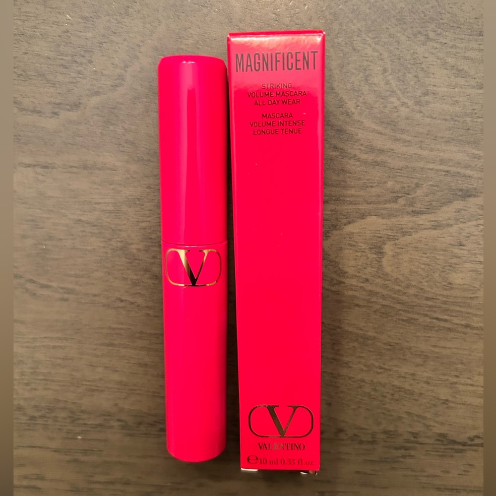 Valentino Magnificent Volumizng Mascara